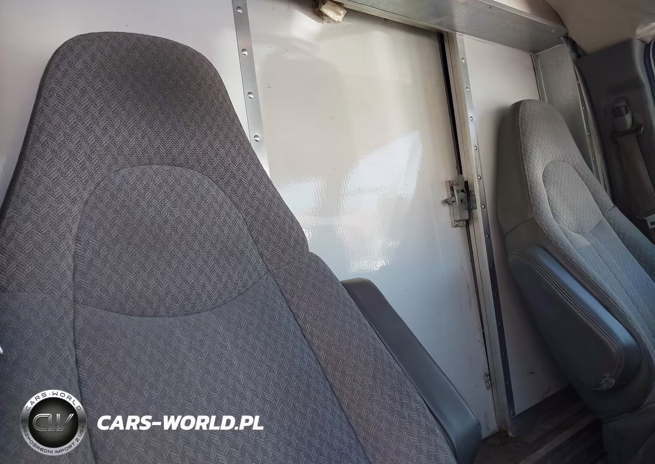 2005 Chevrolet Express Cutaway Base W-C7L-C7N VIN:1GBJG31U951267422 - 6