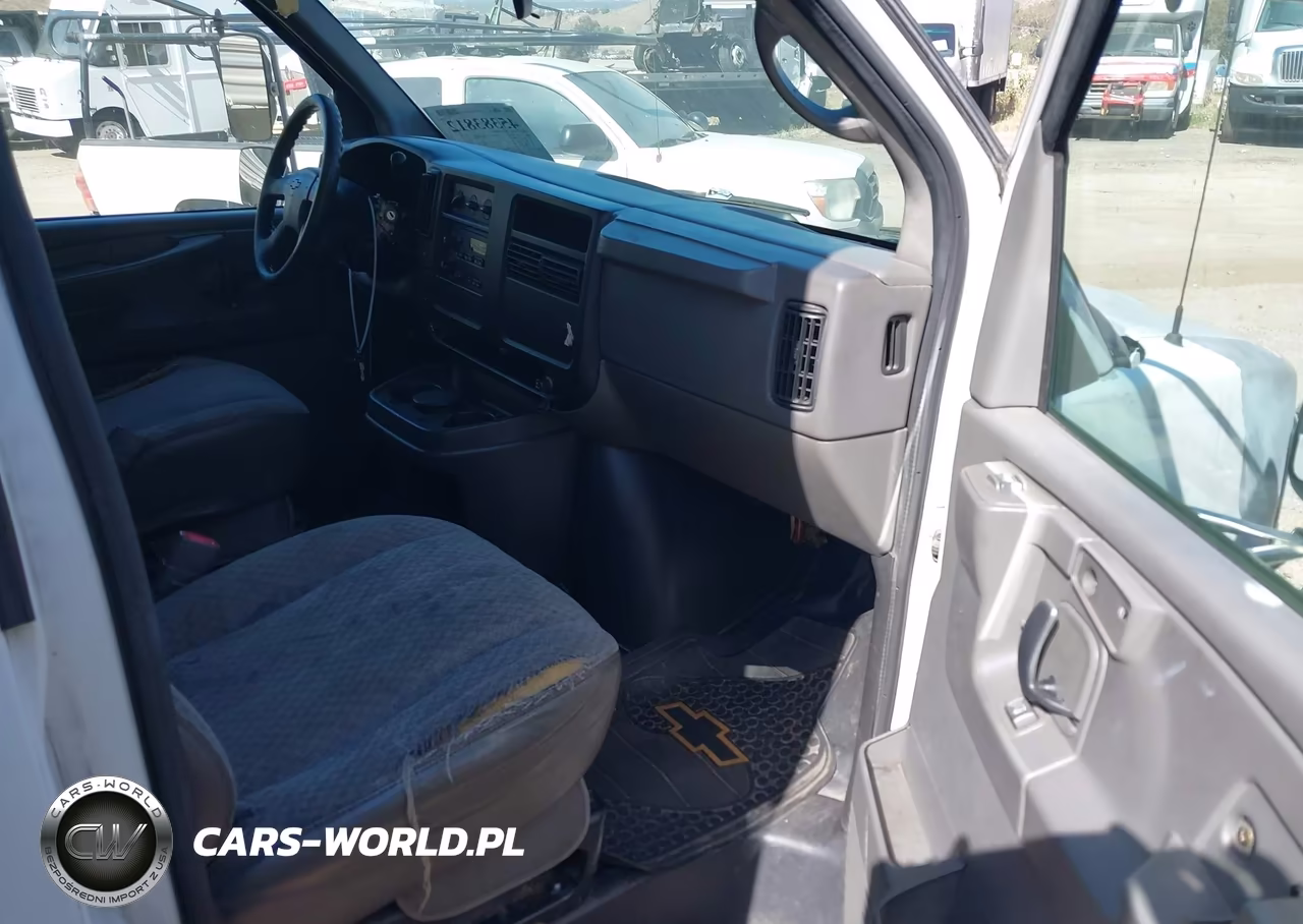 2005 Chevrolet Express Cutaway Base W-C7L-C7N VIN:1GBJG31U951267422 - 7
