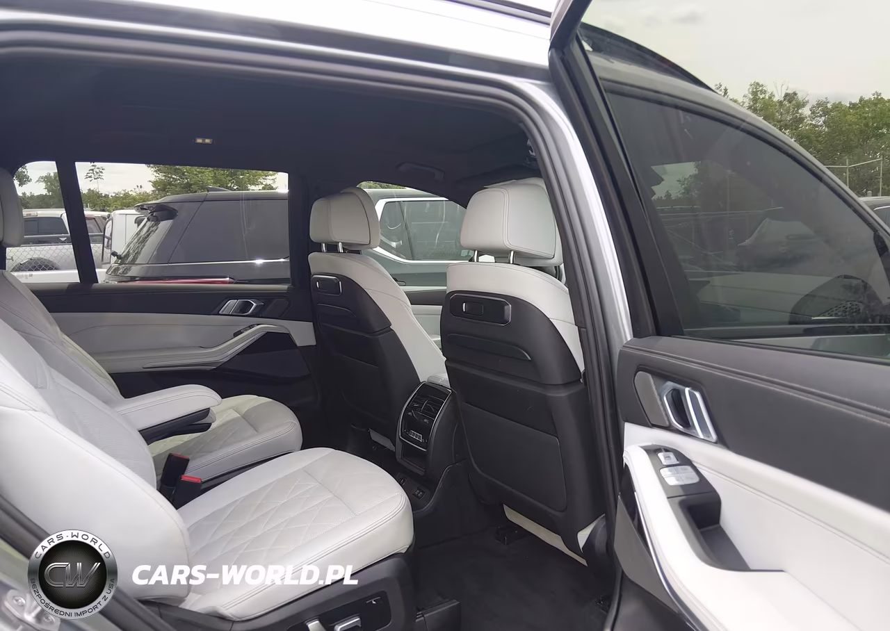 2023 BMW X7 xDrive40I VIN:5UX23EM03P9S00897 - 8