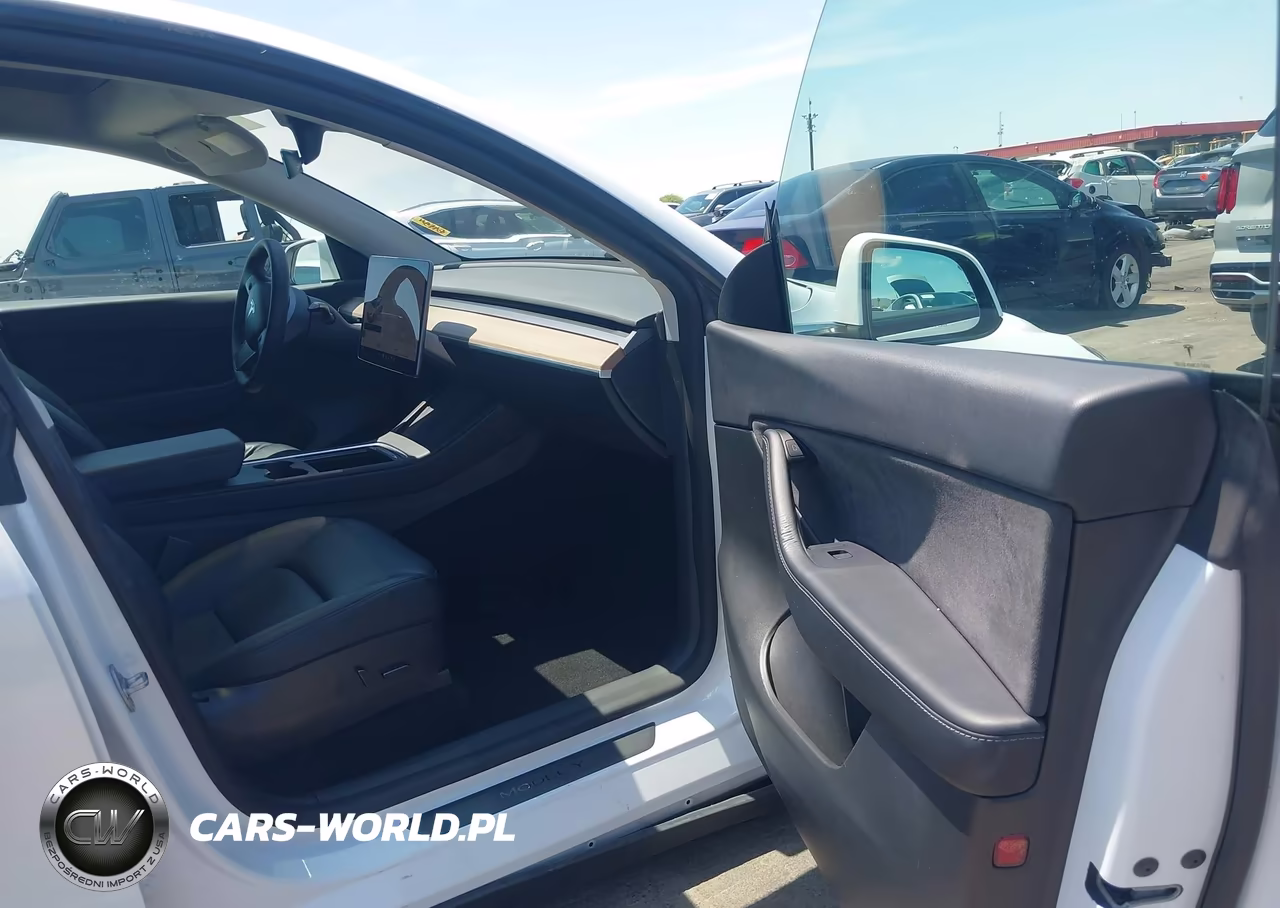 2022 Tesla Model Y Performance Dual Motor All-Wheel Drive VIN:7SAYGDEFXNF409525 - 5