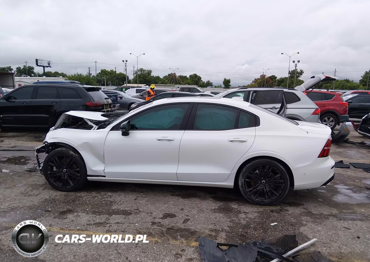 2024 Volvo S60 B5 Plus Black Edition VIN:7JRL12FH1RG281783 - 14