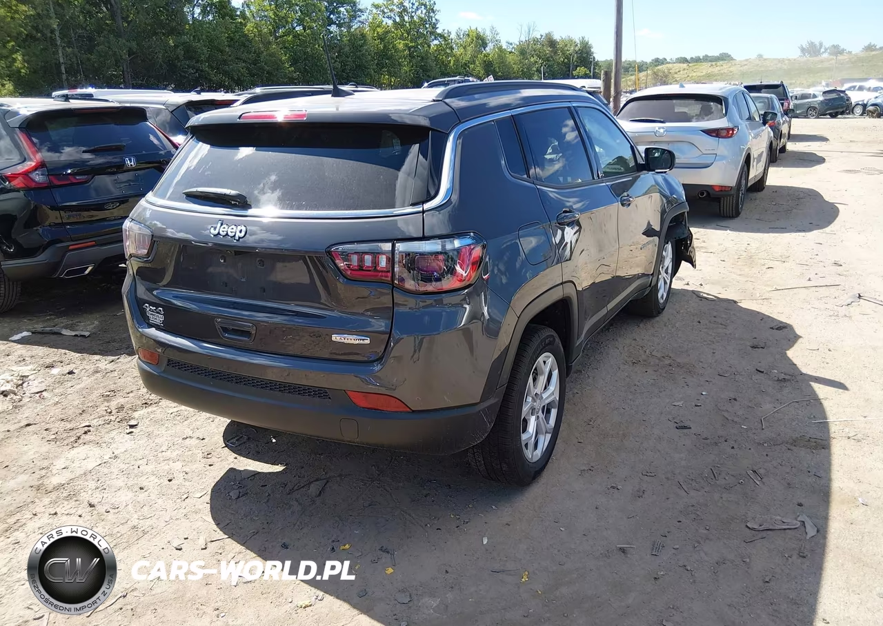 2024 Jeep Compass Latitude 4X4 VIN:3C4NJDBN0RT156574 - 4