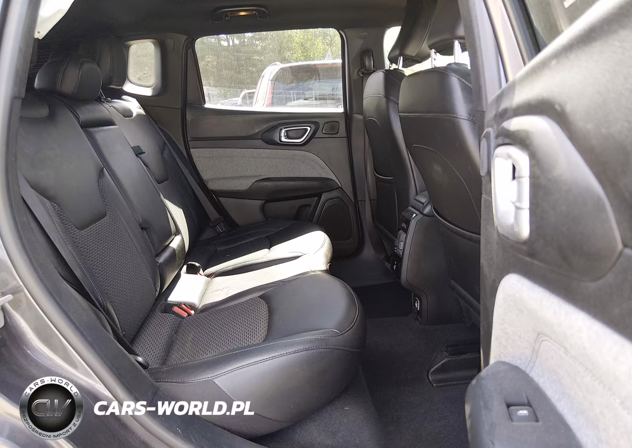 2024 Jeep Compass Latitude 4X4 VIN:3C4NJDBN0RT156574 - 8