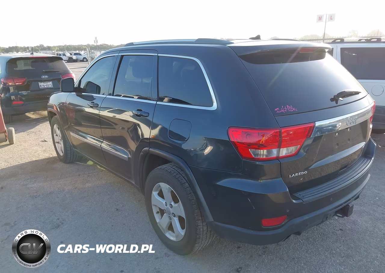 2011 Jeep Grand Cherokee Laredo VIN:1J4RS4GT8BC544881 - 3