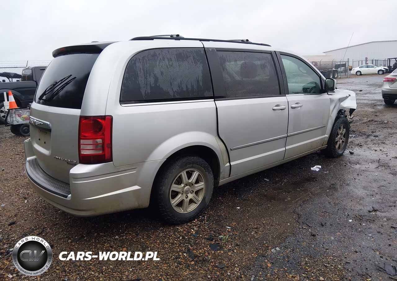 2010 Chrysler Town & Country Touring Plus VIN:2A4RR8D15AR386687 - 4