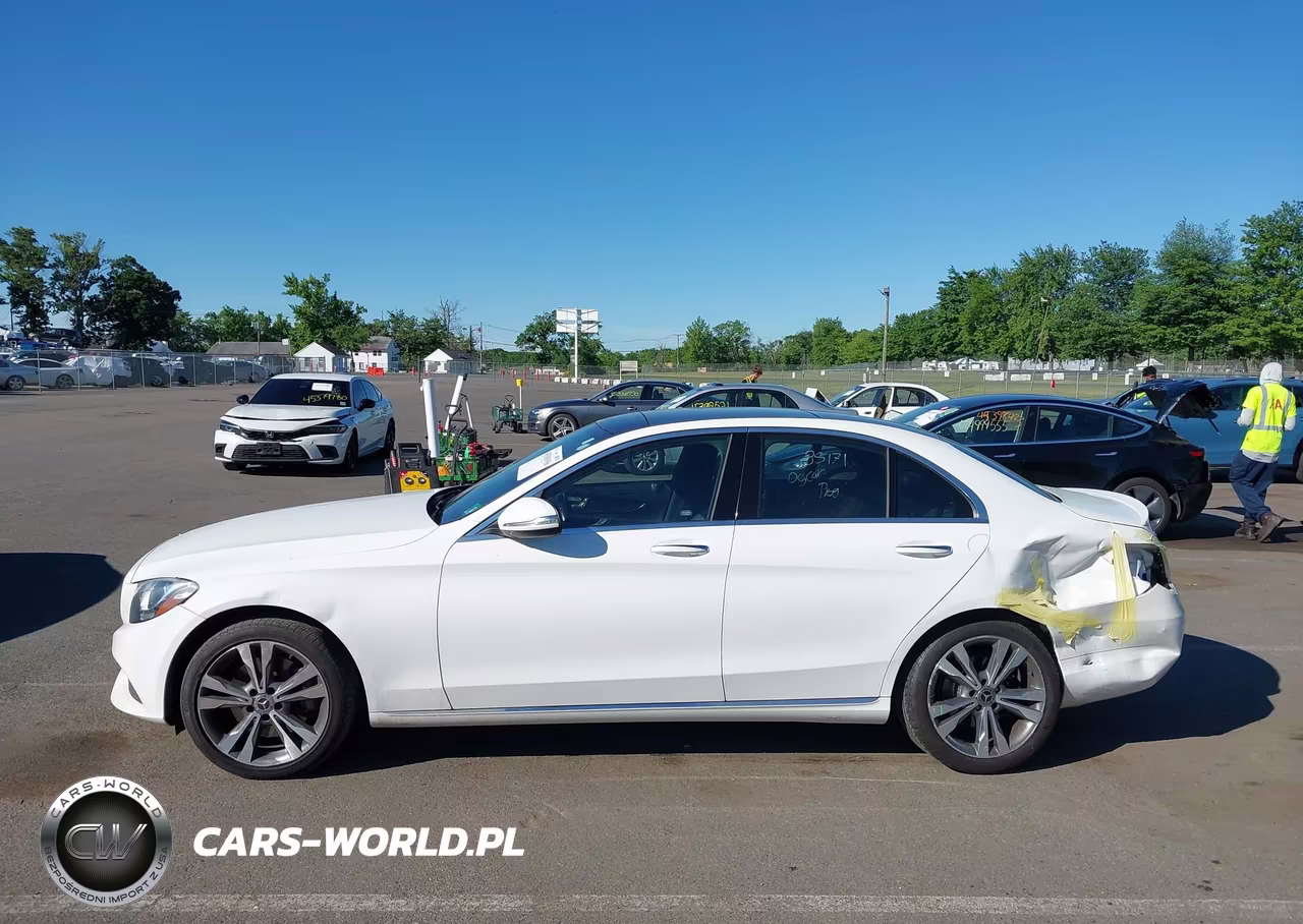2018 Mercedes-Benz C 300 4Matic VIN:WDDWF4KB2JR414799 - 14