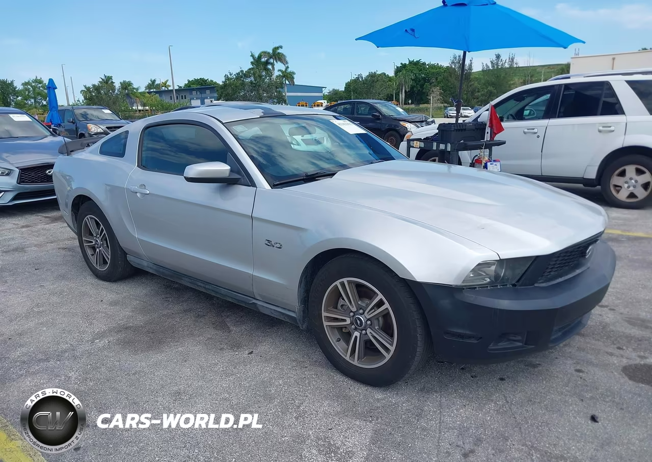 2011 Ford Mustang V6