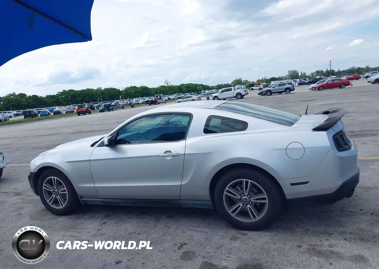 2011 Ford Mustang V6 VIN:1ZVBP8AM2B5138517 - 14