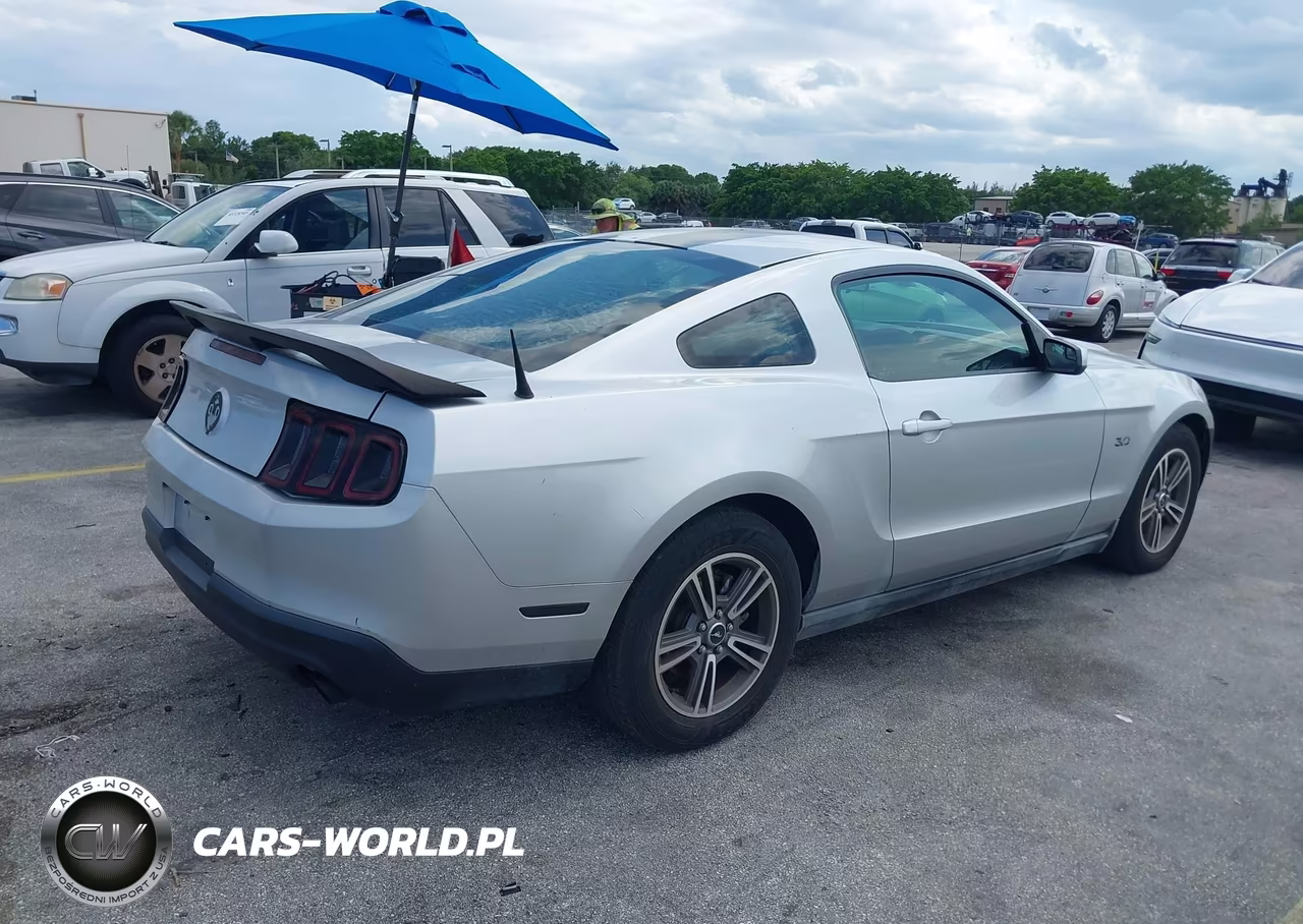 2011 Ford Mustang V6 VIN:1ZVBP8AM2B5138517 - 4