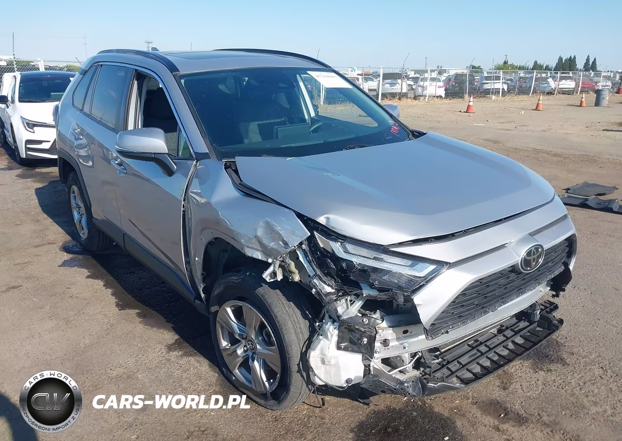 2024 Toyota Rav4 Xle – zdjęcie 1 z 16