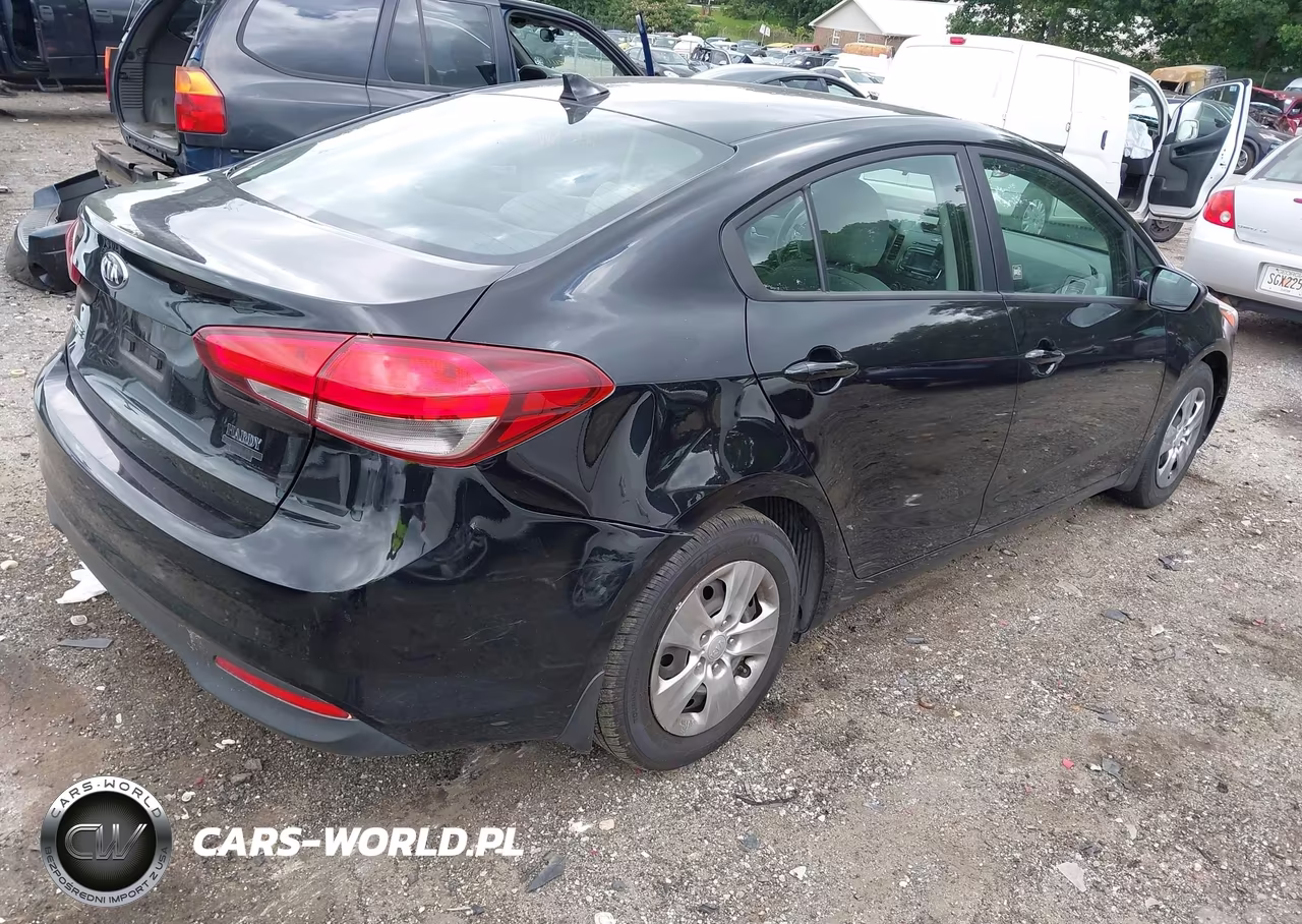 2018 Kia Forte Lx VIN:3KPFK4A77JE269449 - 4
