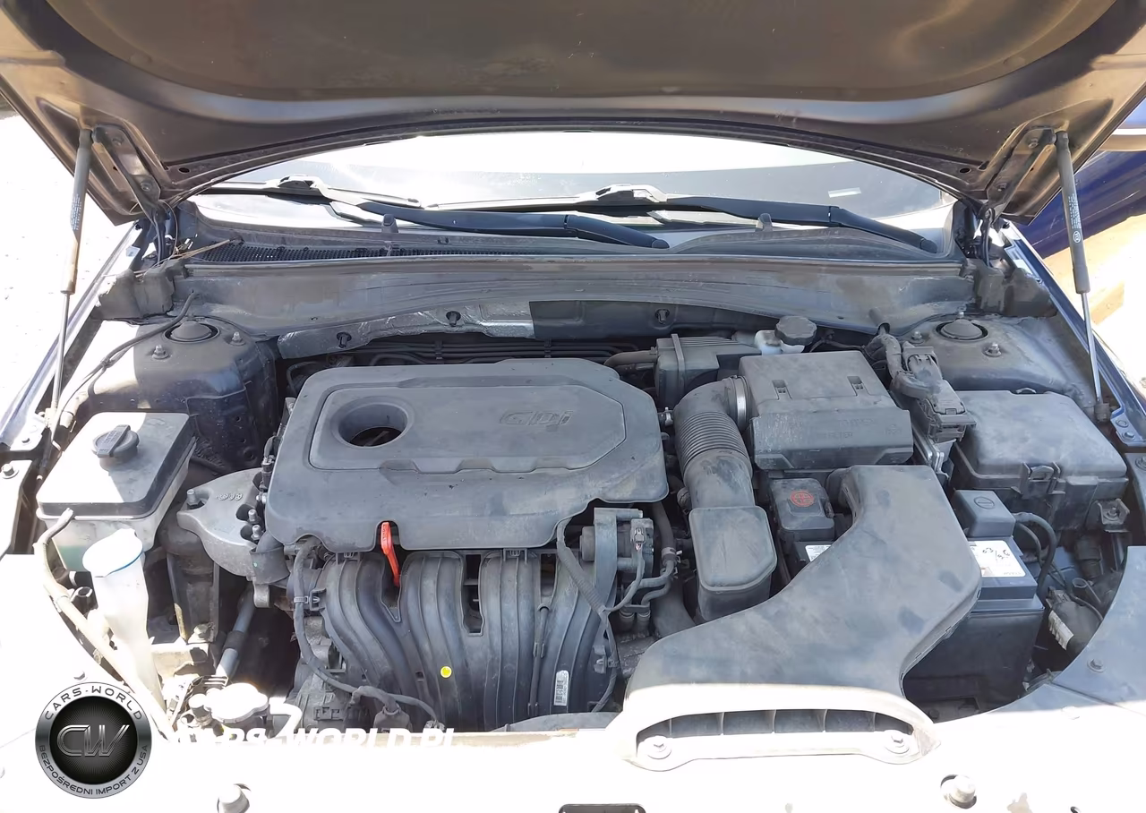 2019 Kia Optima S VIN:5XXGT4L30KG331858 - 10