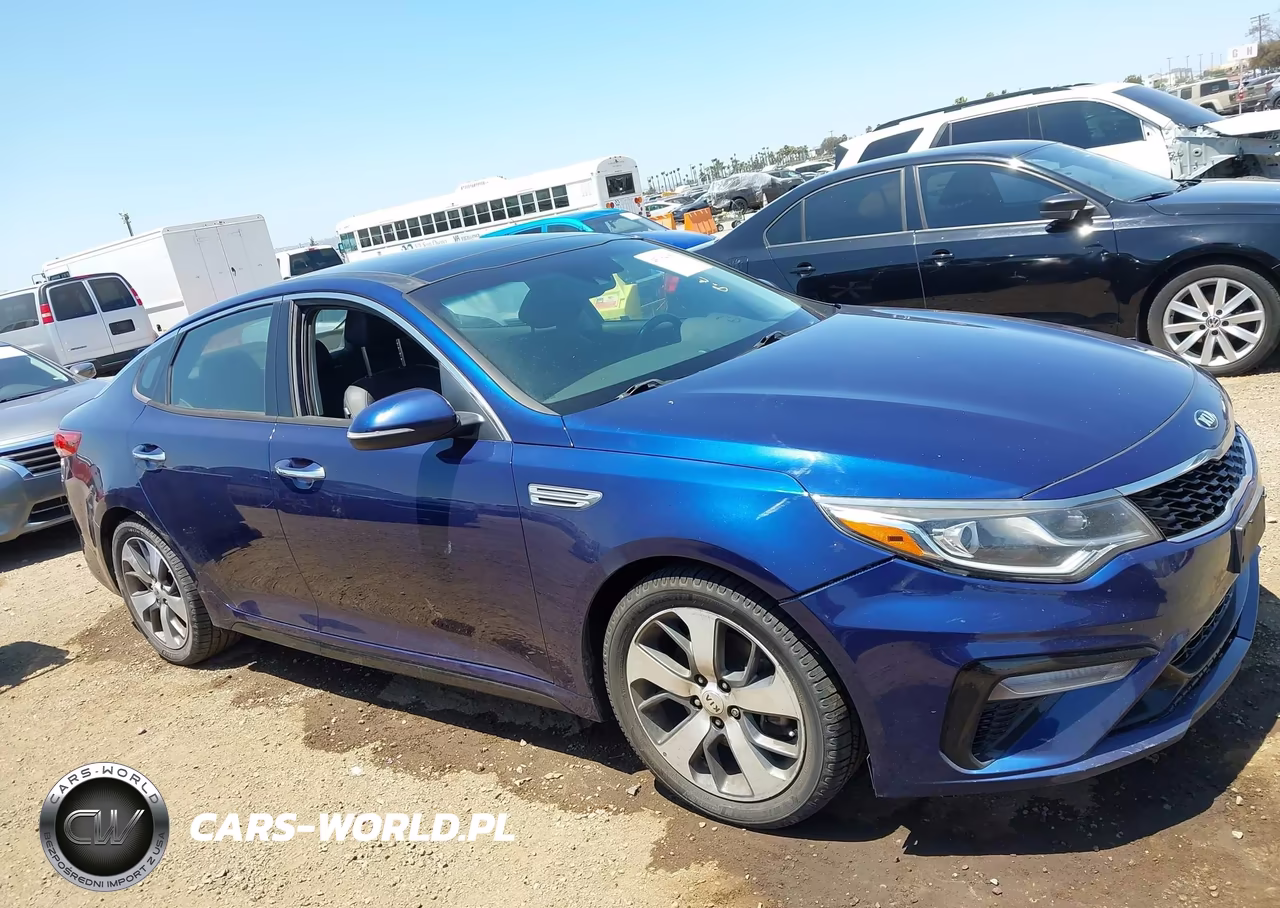 2019 Kia Optima S VIN:5XXGT4L30KG331858 - 13