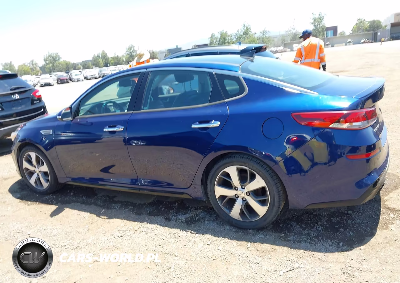 2019 Kia Optima S VIN:5XXGT4L30KG331858 - 14