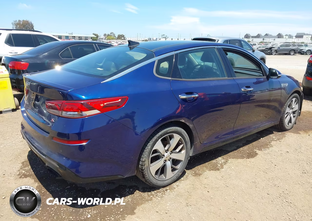2019 Kia Optima S VIN:5XXGT4L30KG331858 - 4