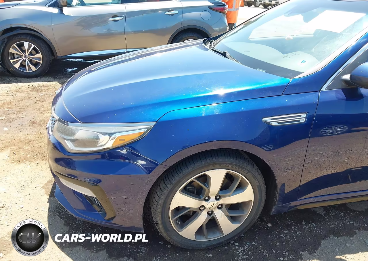 2019 Kia Optima S VIN:5XXGT4L30KG331858 - 6