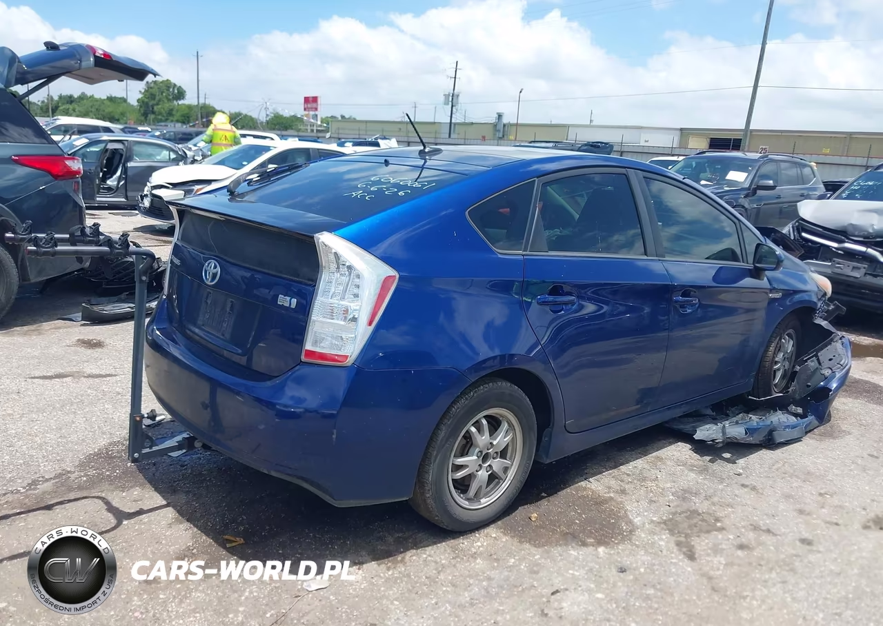 2011 Toyota Prius Three VIN:JTDKN3DU1B1456403 - 4