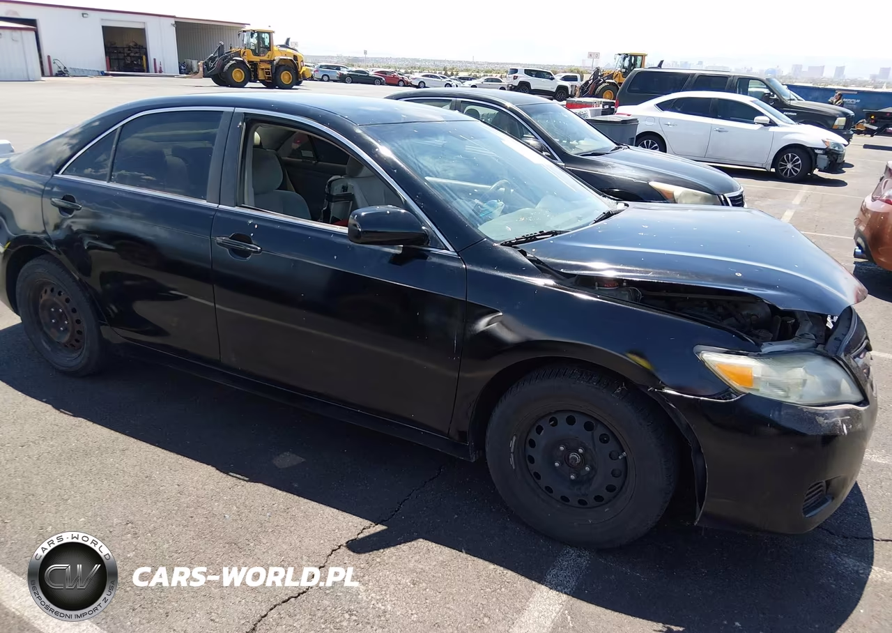 2011 Toyota Camry Le – zdjęcie 1 z 12