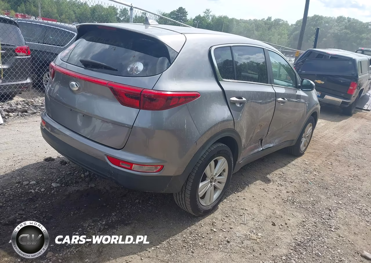 2018 Kia Sportage Lx VIN:KNDPMCAC3J7396172 - 4