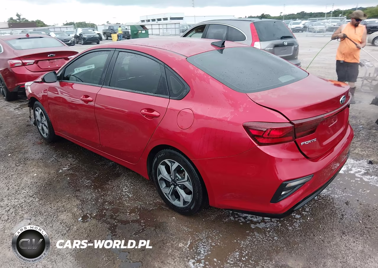 2019 Kia Forte Lxs VIN:3KPF24AD4KE104921 - 3