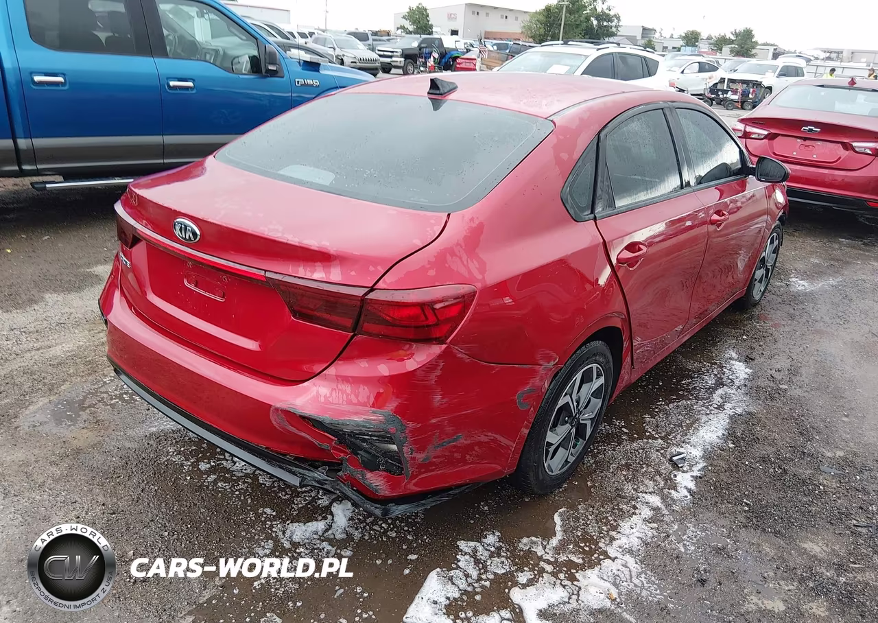 2019 Kia Forte Lxs VIN:3KPF24AD4KE104921 - 4