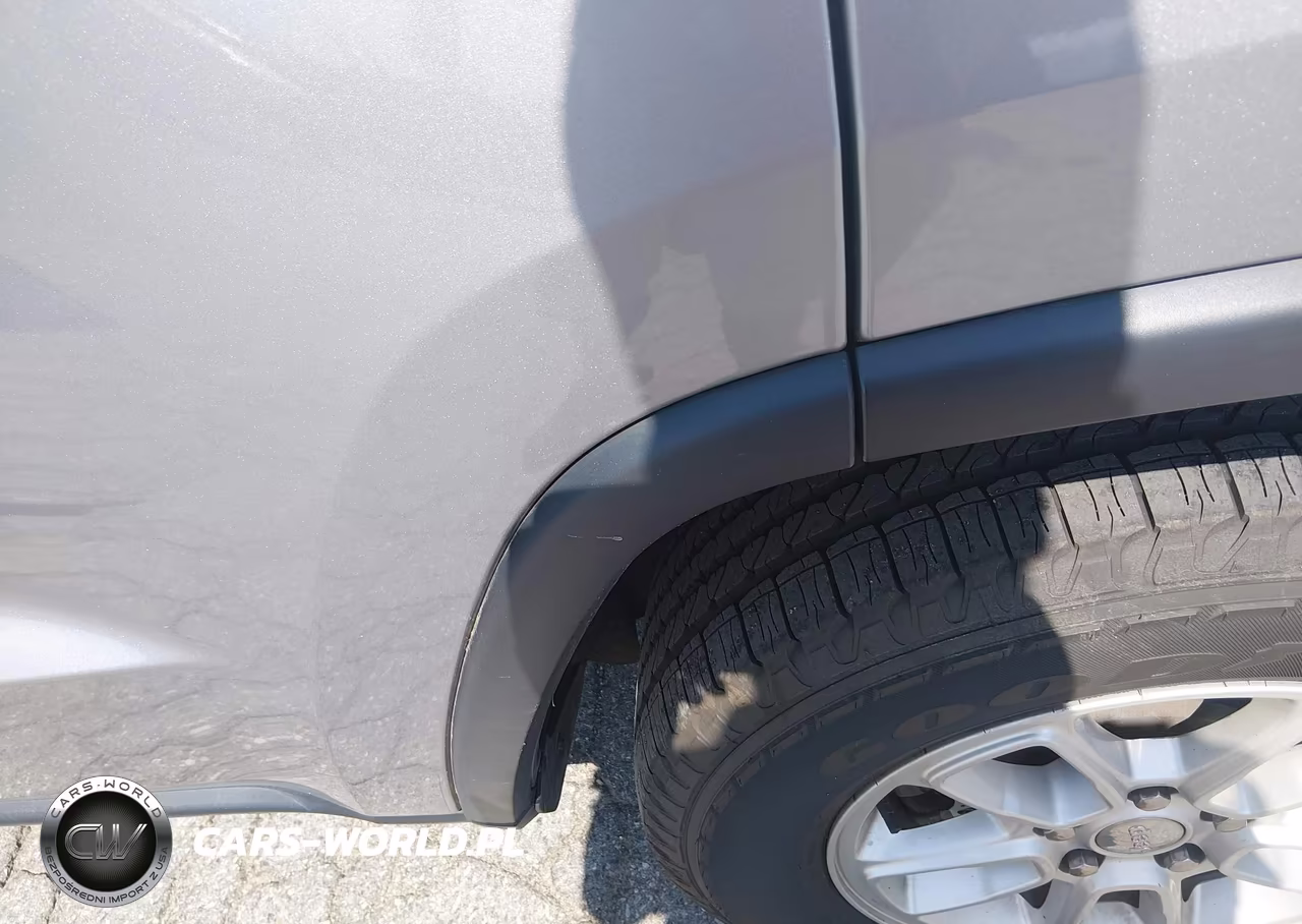 2019 Jeep Grand Cherokee Laredo E 4X4 VIN:1C4RJFAG1KC837019 - 13