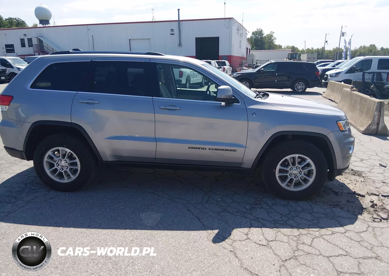 2019 Jeep Grand Cherokee Laredo E 4X4 VIN:1C4RJFAG1KC837019 - 16