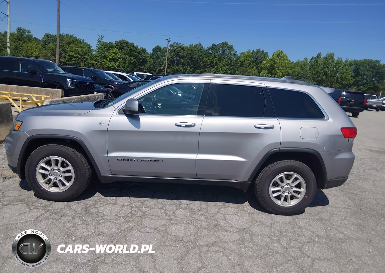 2019 Jeep Grand Cherokee Laredo E 4X4 VIN:1C4RJFAG1KC837019 - 17