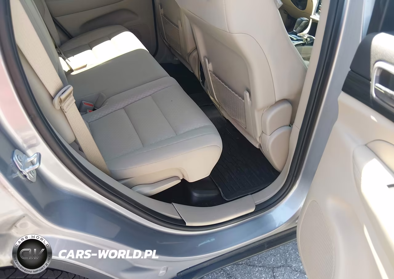 2019 Jeep Grand Cherokee Laredo E 4X4 VIN:1C4RJFAG1KC837019 - 8
