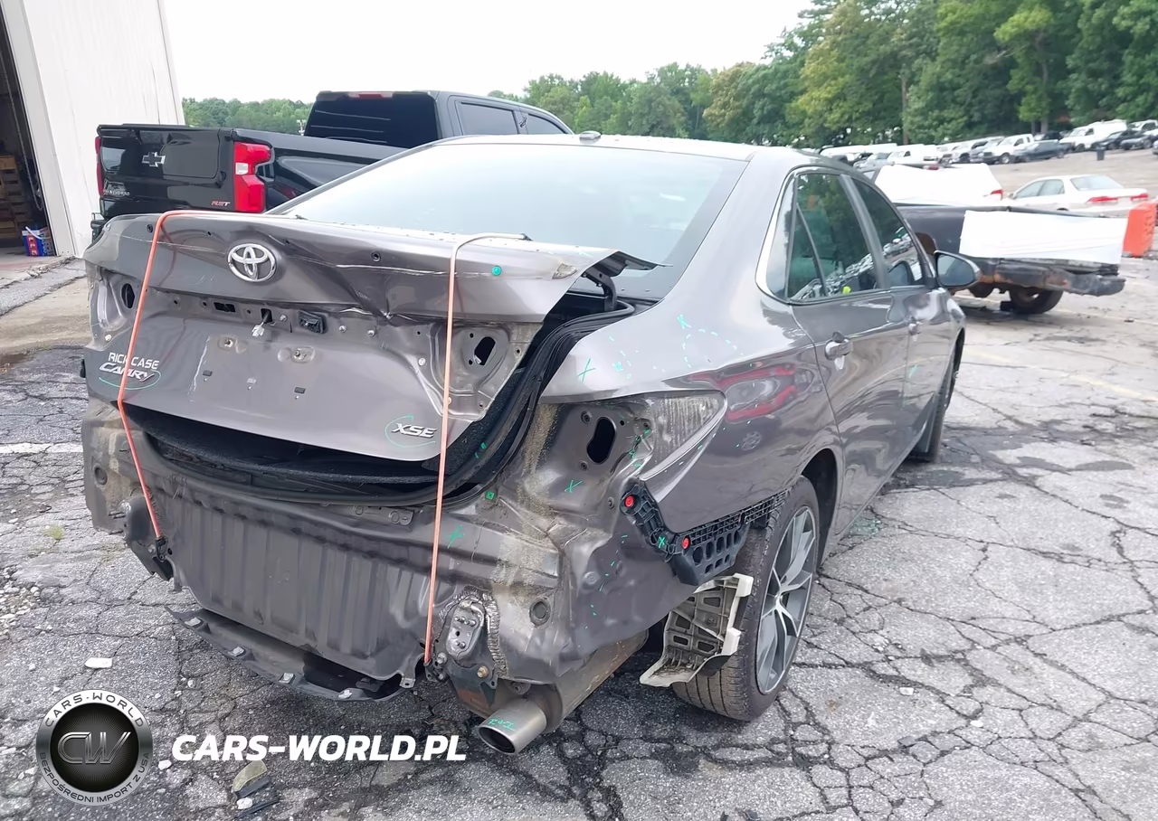 2015 Toyota Camry Xse VIN:4T1BF1FK9FU073452 - 4