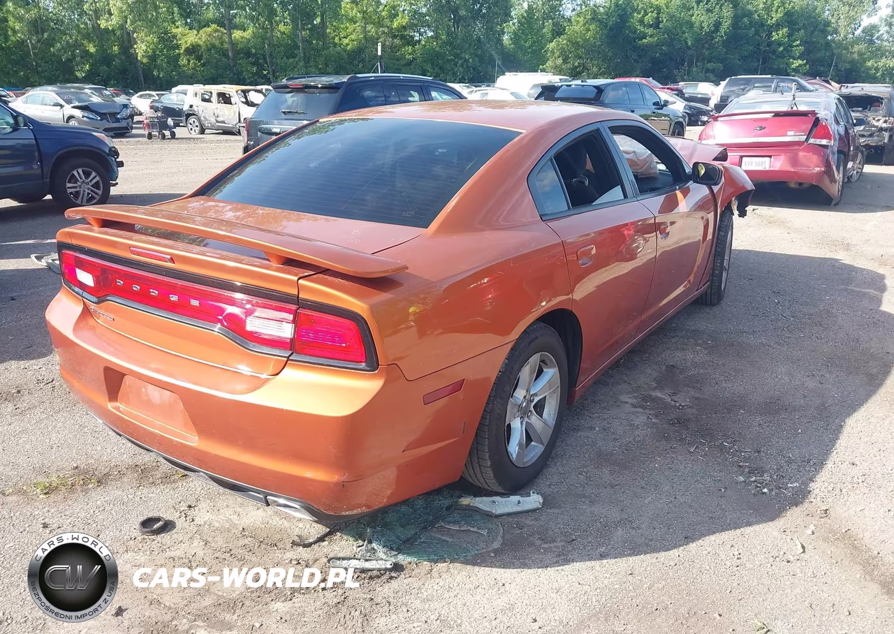 2011 Dodge Charger VIN:2B3CL3CG4BH566399 - 4