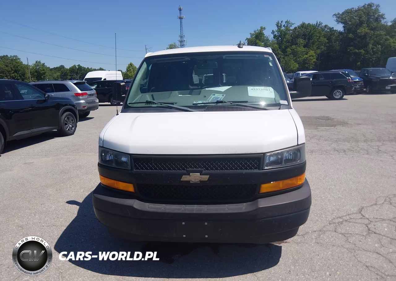 2018 Chevrolet Express 2500 Work Van VIN:1GCWGAFG5J1260955 - 17