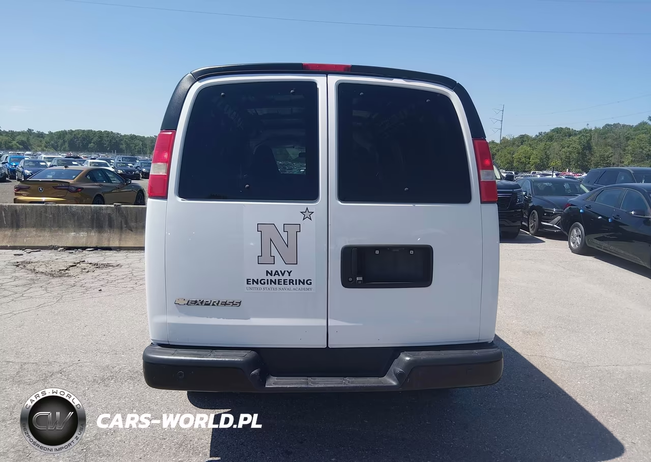 2018 Chevrolet Express 2500 Work Van VIN:1GCWGAFG5J1260955 - 21