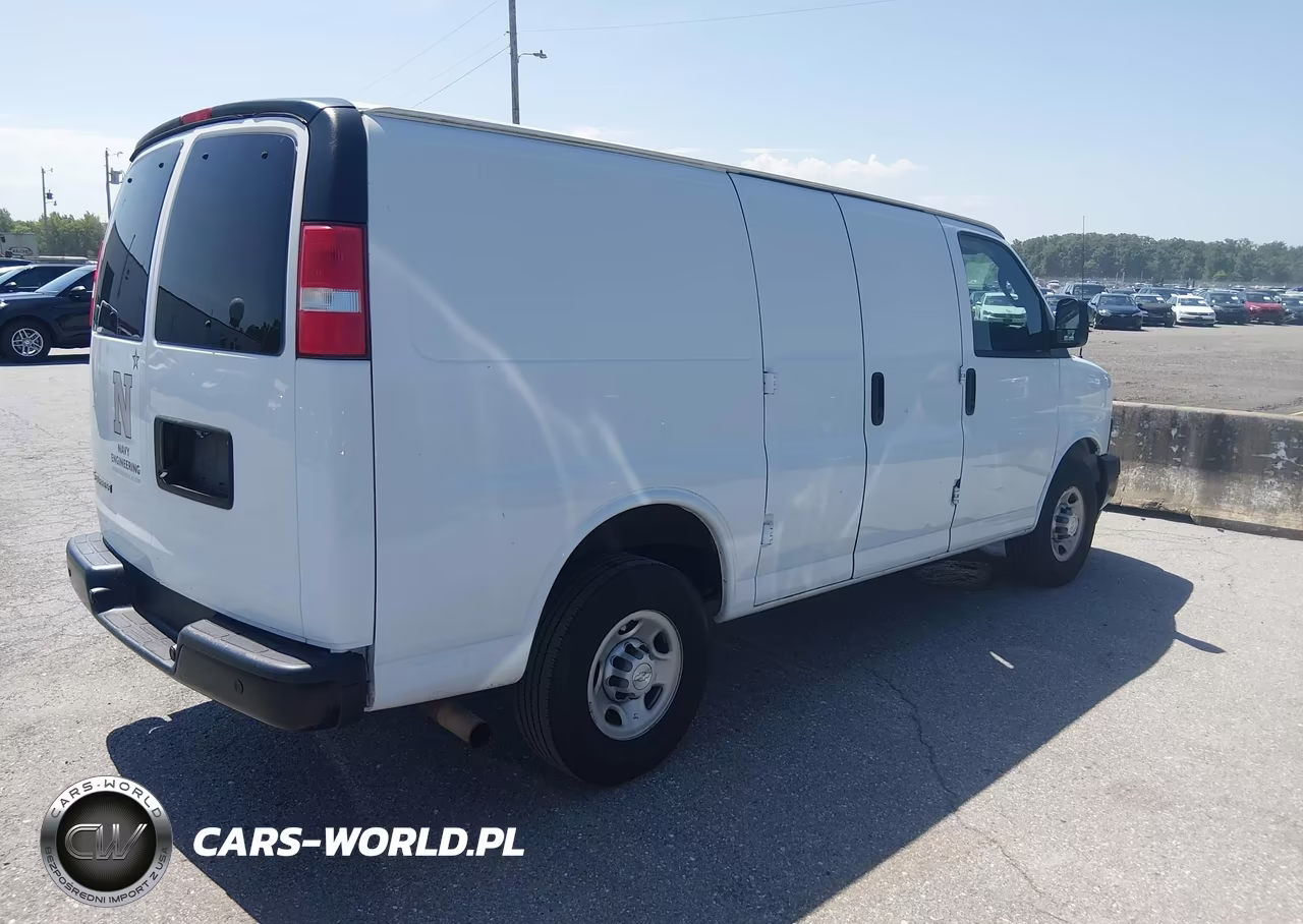 2018 Chevrolet Express 2500 Work Van VIN:1GCWGAFG5J1260955 - 4