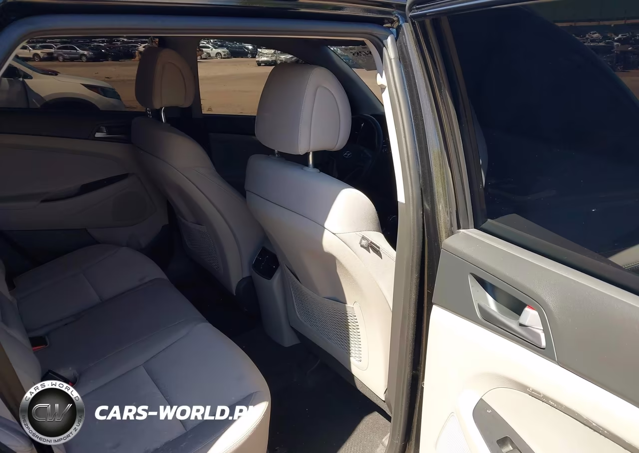 2017 Hyundai Tucson Sport VIN:KM8J3CA20HU301042 - 8
