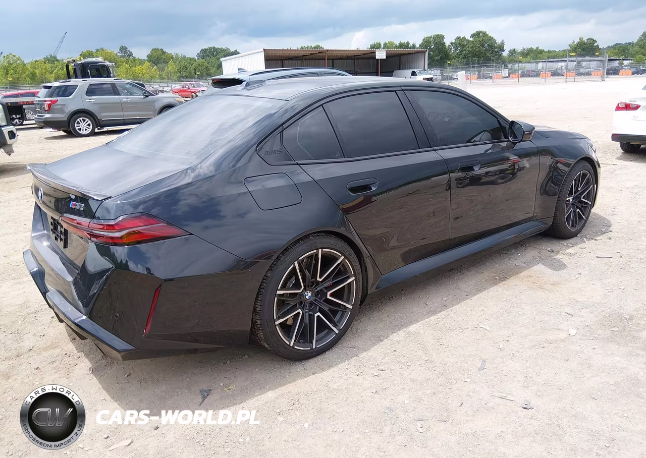 2025 BMW M5 VIN:WBS83FK09SCT93386 - 4