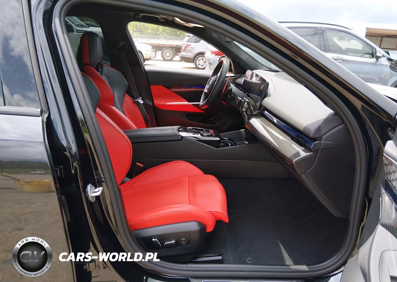 2025 BMW M5 VIN:WBS83FK09SCT93386 - 5