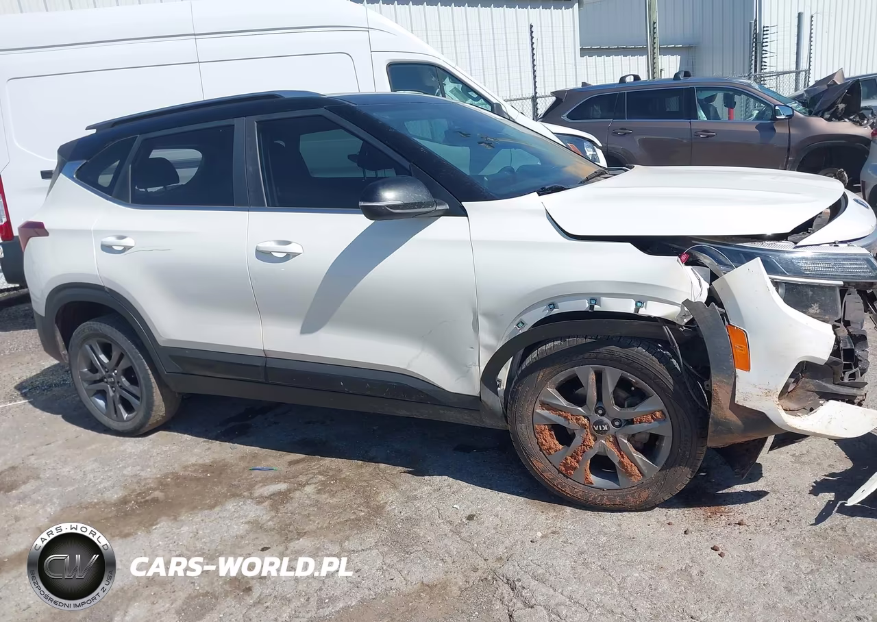 2021 Kia Seltos S VIN:KNDEU2AA3M7052703 - 13