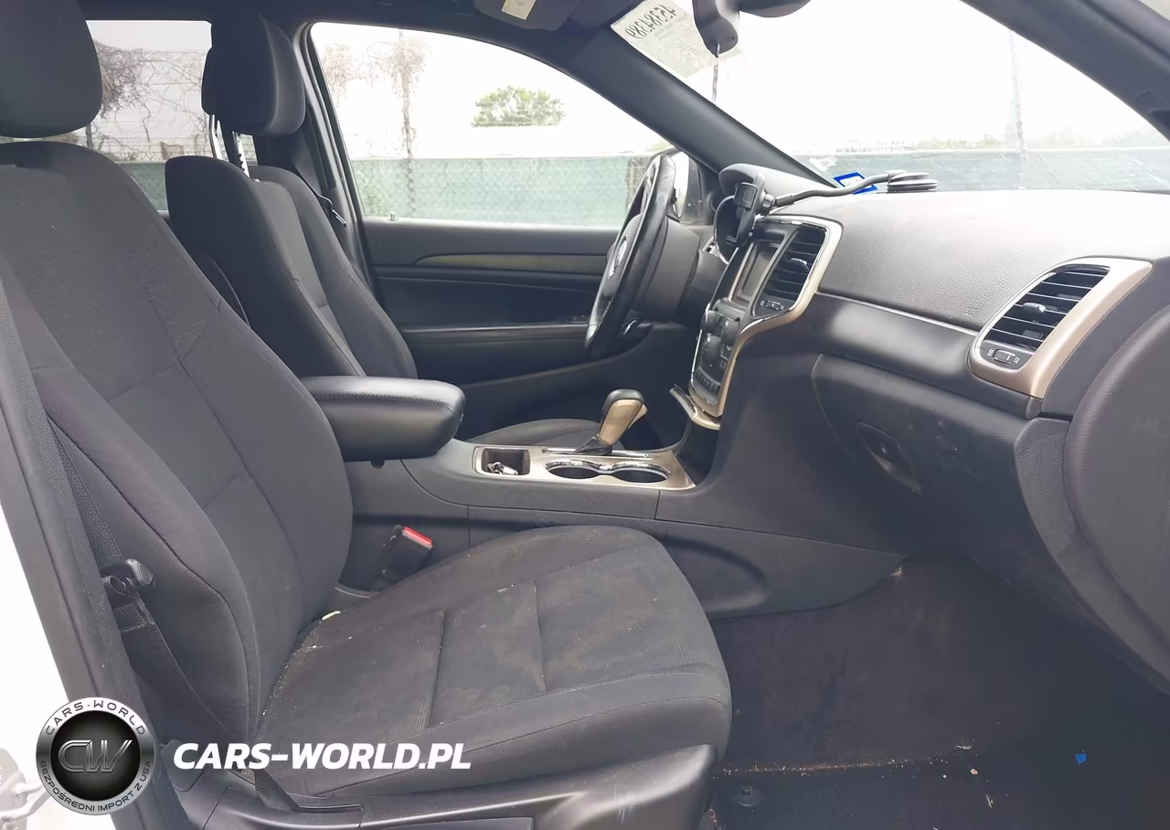 2016 Jeep Grand Cherokee Laredo VIN:1C4RJEAG6GC313916 - 5