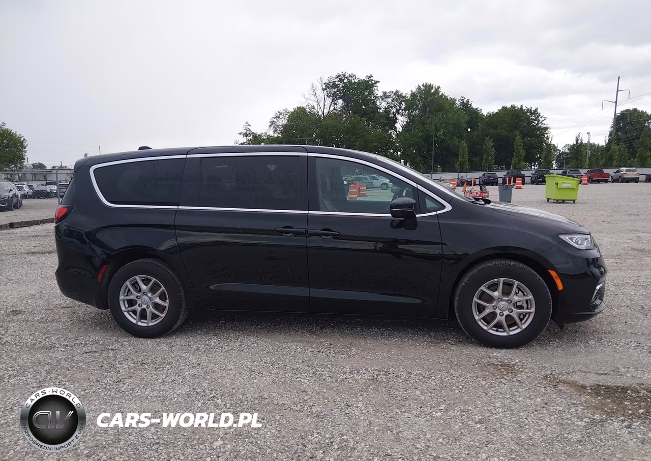 2026 Chrysler Pacifica Select VIN:2C4RC1BG7TR231695 - 14