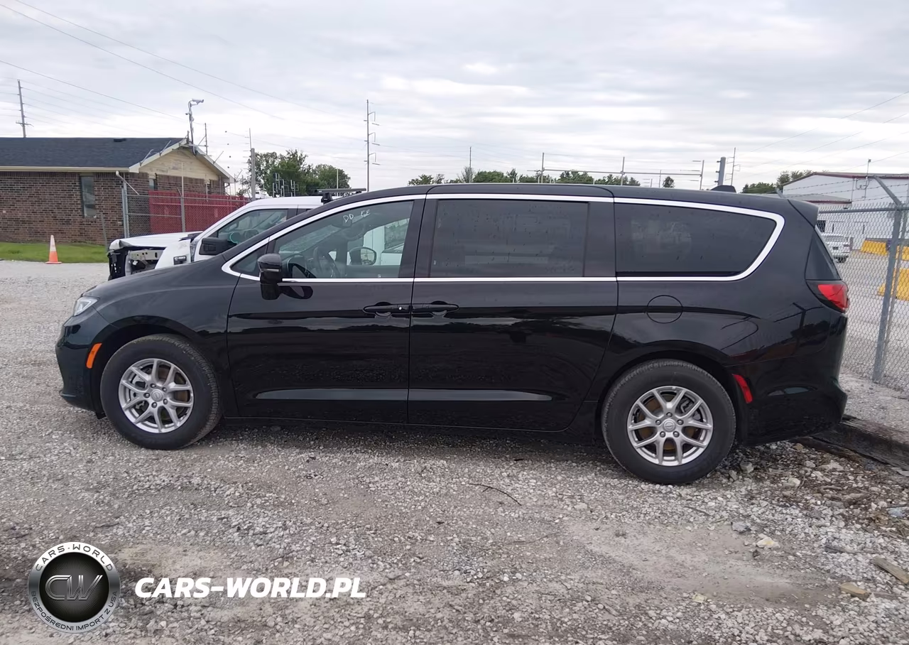 2026 Chrysler Pacifica Select VIN:2C4RC1BG7TR231695 - 15