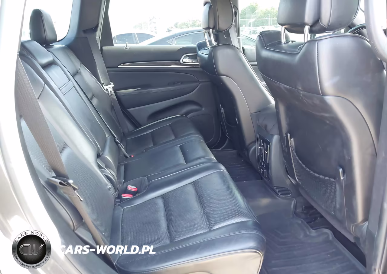 2018 Jeep Grand Cherokee Overland 4X2 VIN:1C4RJECM4JC428704 - 8