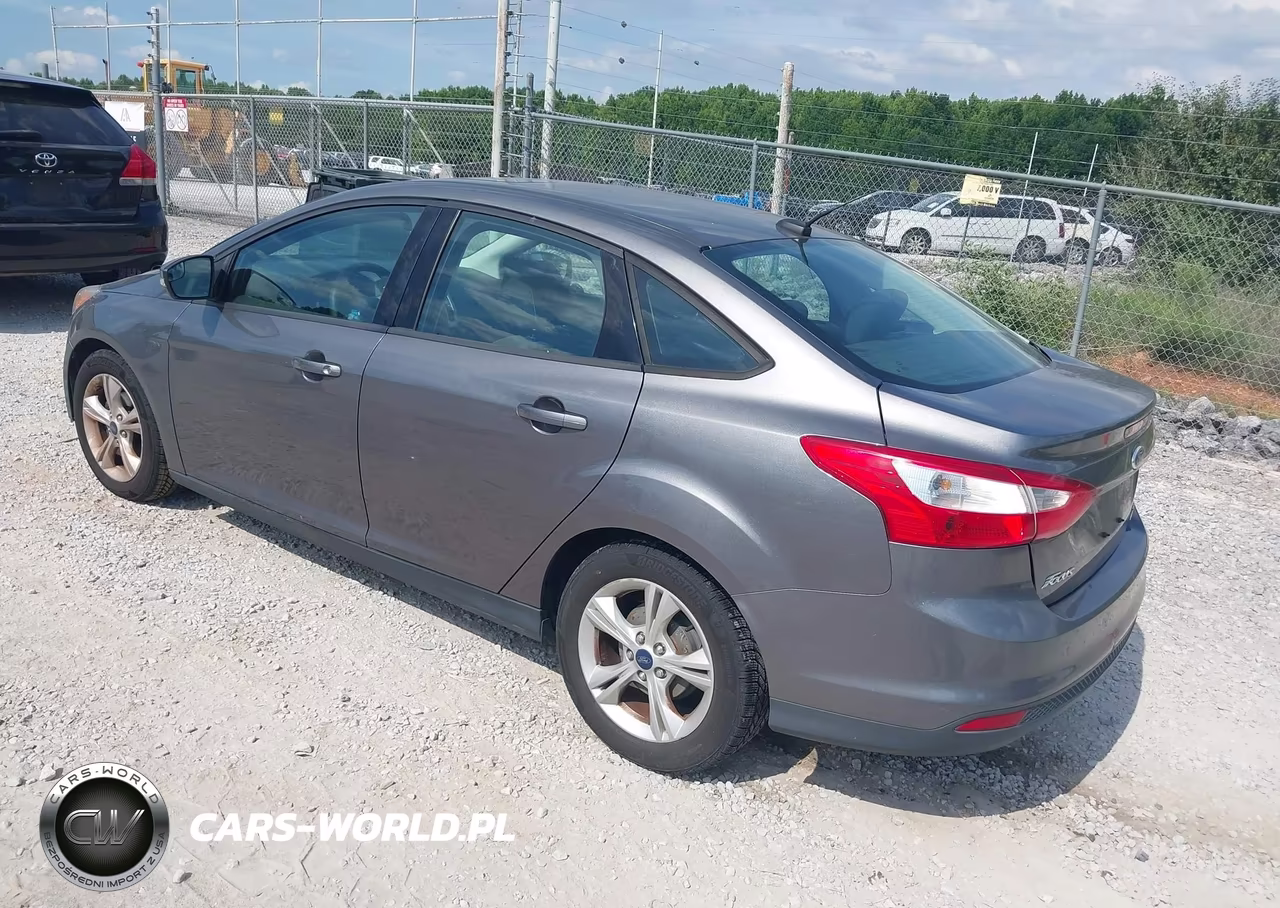 2014 Ford Focus Se VIN:1FADP3F21EL437976 - 3