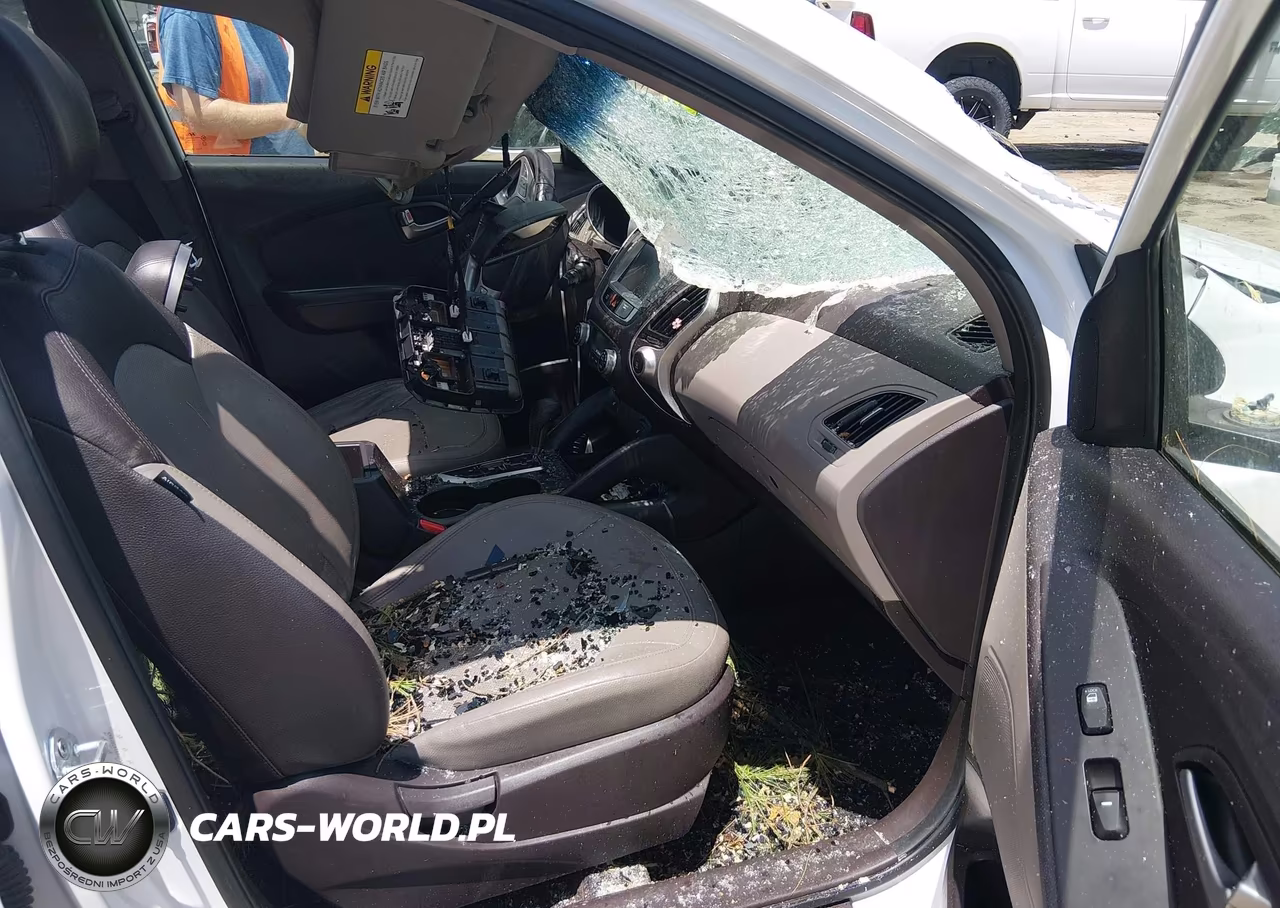 2013 Hyundai Tucson Limited VIN:KM8JUCAC6DU756199 - 5