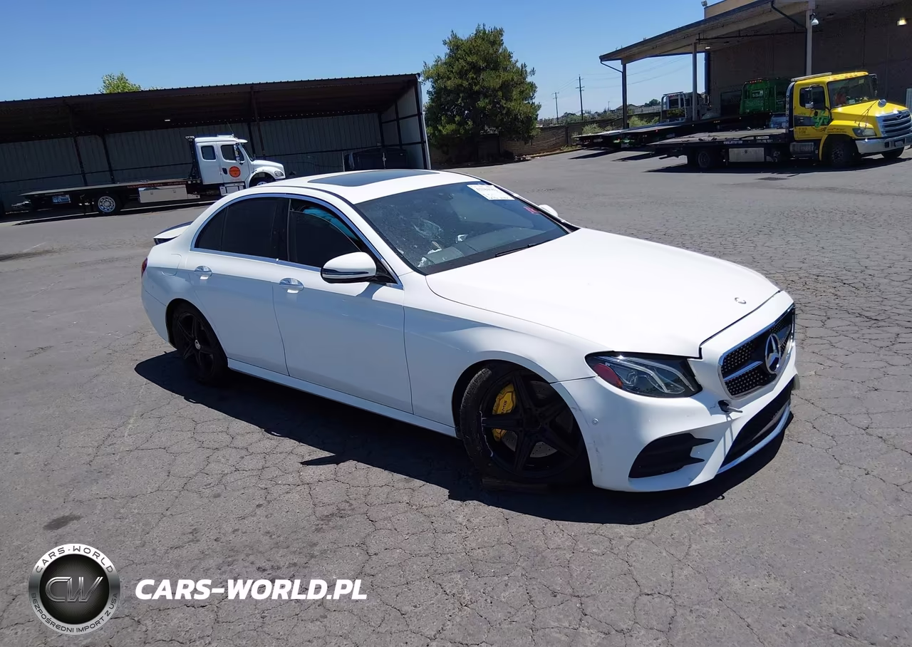 2017 Mercedes-Benz E 300 – zdjęcie 1 z 15