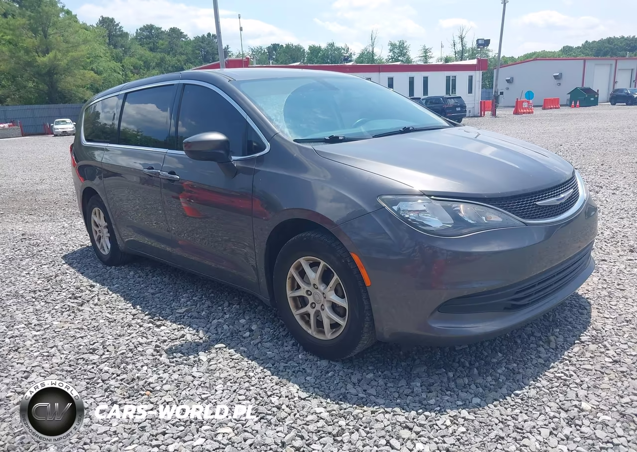 2020 Chrysler Voyager Lx