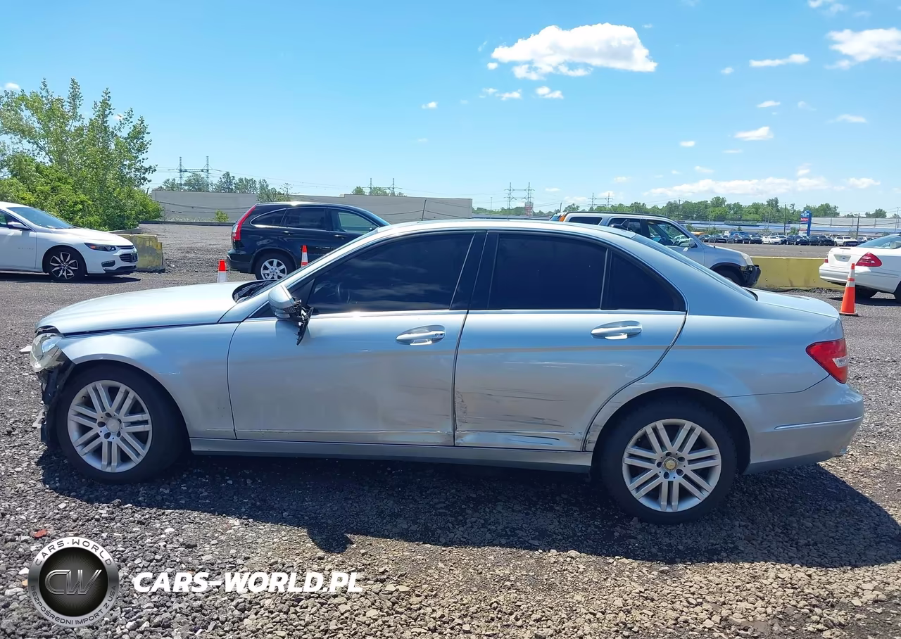 2013 Mercedes-Benz C 300 Luxury 4Matic VIN:WDDGF8AB5DR269226 - 14
