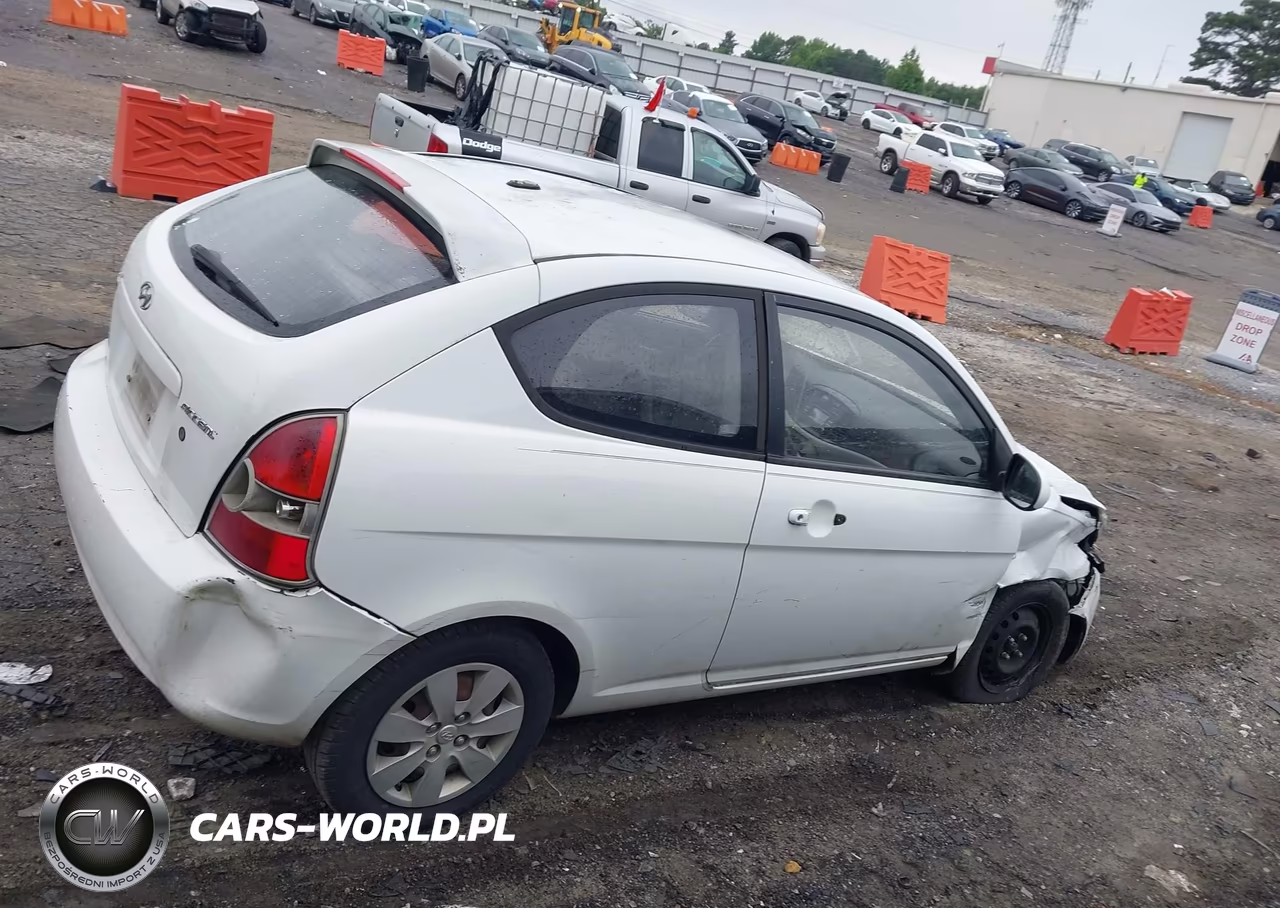 2010 Hyundai Accent Gs VIN:KMHCM3AC9AU156992 - 13