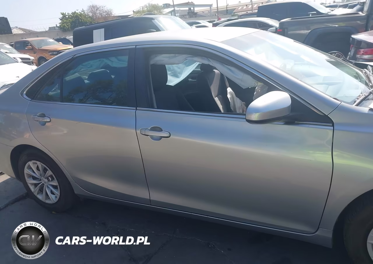 2016 Toyota Camry Le VIN:4T4BF1FK0GR529880 - 14