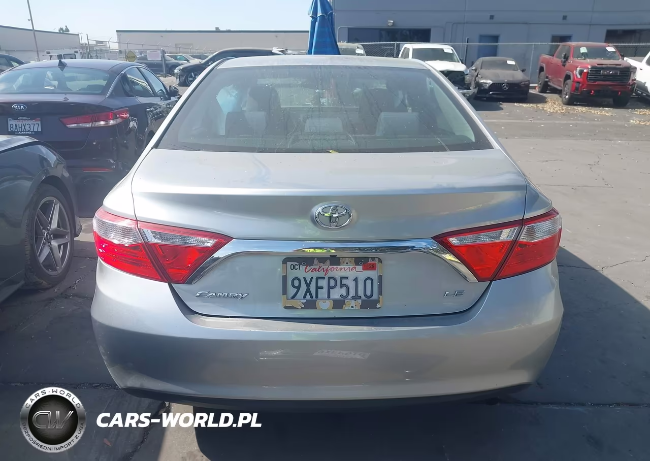 2016 Toyota Camry Le VIN:4T4BF1FK0GR529880 - 17